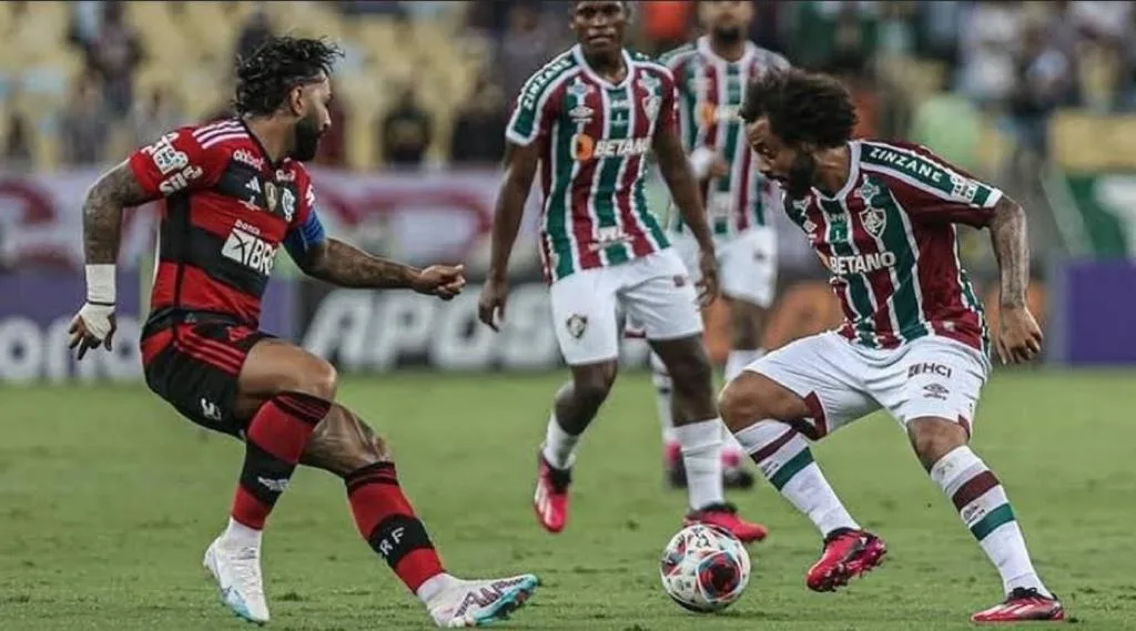 Gabigol e Marcelo durante clássico Flamengo x Fluminense
